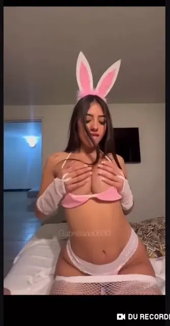 Gabrielaaa0630 Playing With Tits And Giving A Blowjob