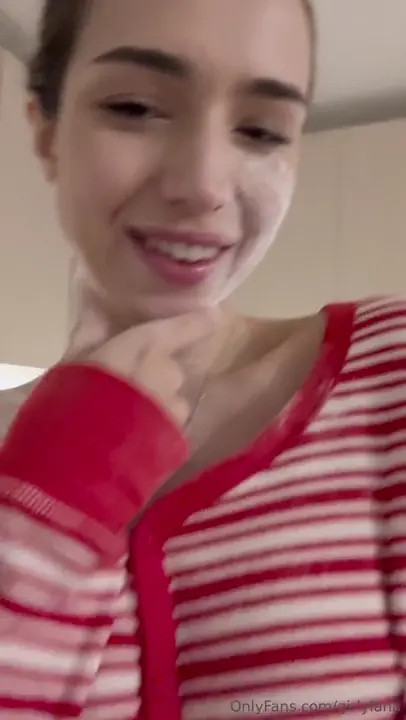 Girlylana Enjoys Her Dildo In The Shower