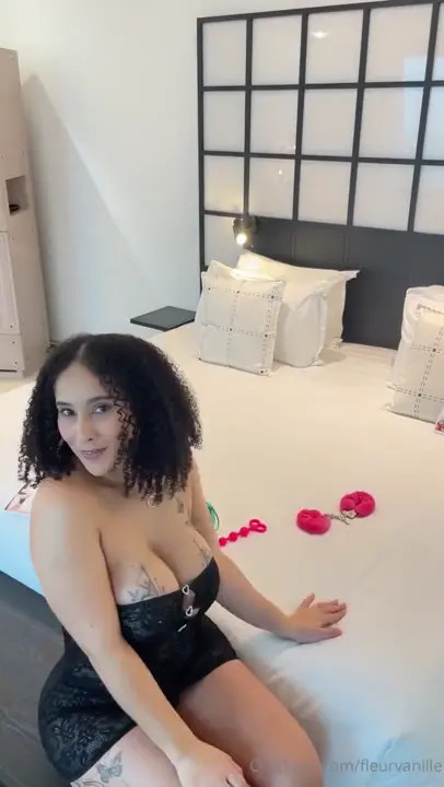 Fleurvanille Showcases Her Toys