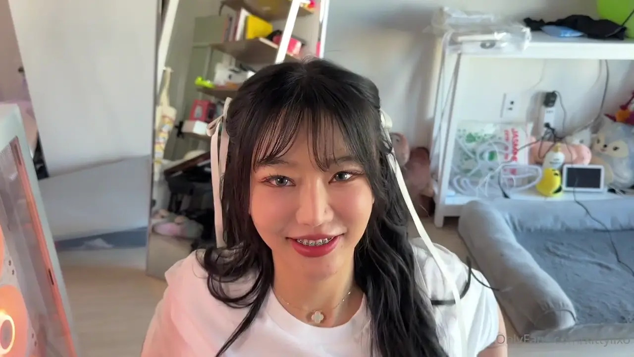 Kitty Lixo Sucks Bf's Balls On Independence Day