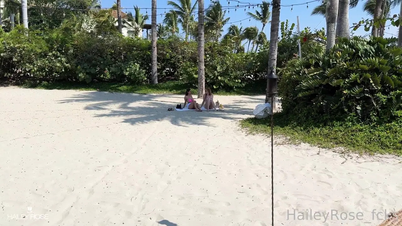 Hailey Rose And Elly Clutch Get Fucked On Vacation