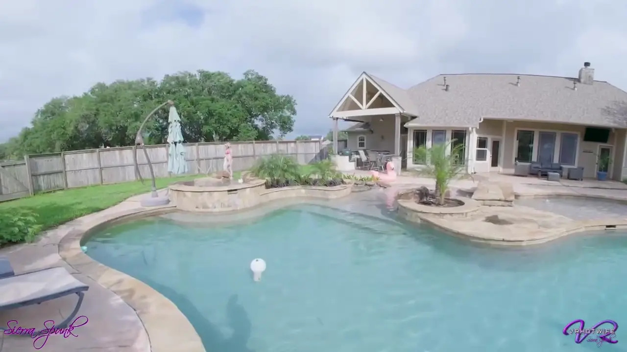 SierraSpunkVIP Receives A Facial And Fucks In The Pool