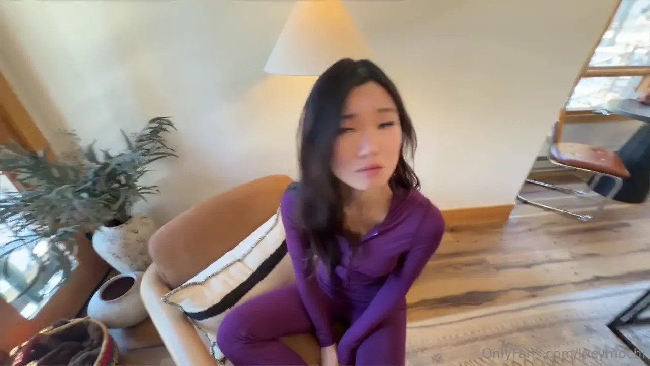Lucy Mochi Gets Her Holes Fucked In The Snow