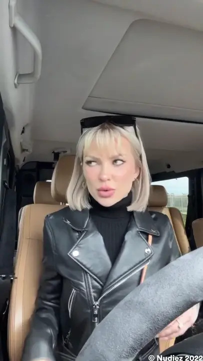 Layna Boo Invites Her Crush And Gets Creampied