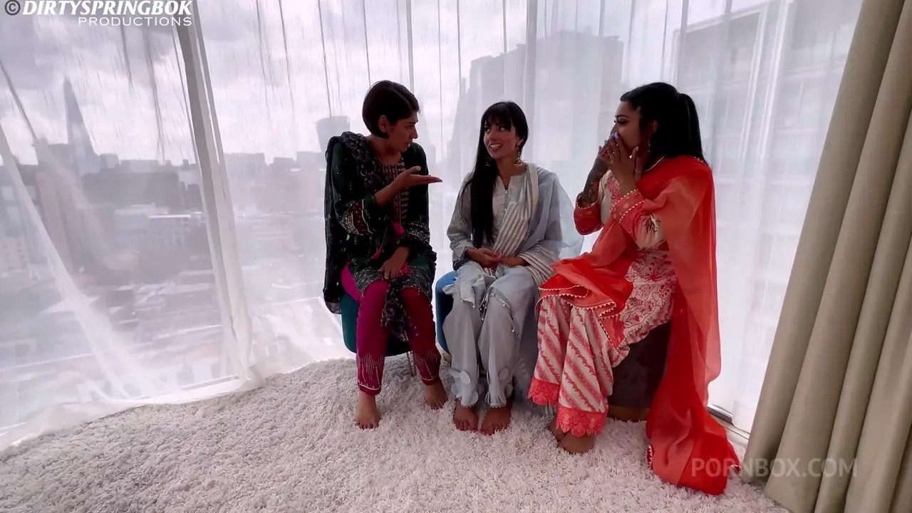 Yasmina Khan And Her Besties Takes On A BBC