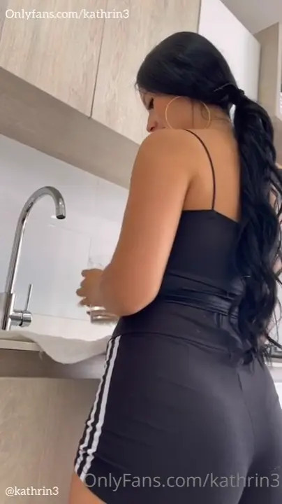 Kathrin3 Masturbates After Going To The Gym