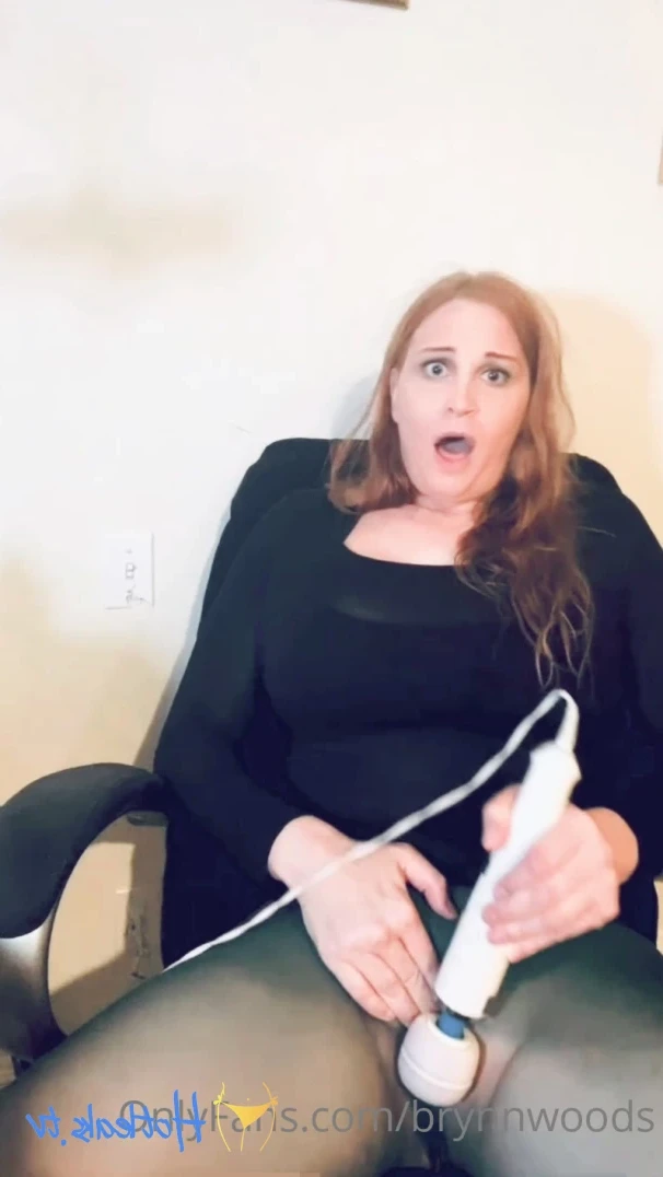 Brynn Woods [ brynnwoods ] - Ass up, panties to the side, and my pussy spread open😍 what a