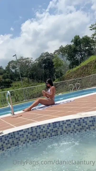 Daniela Antury's Sex Tape With Her BF - ePornLeak