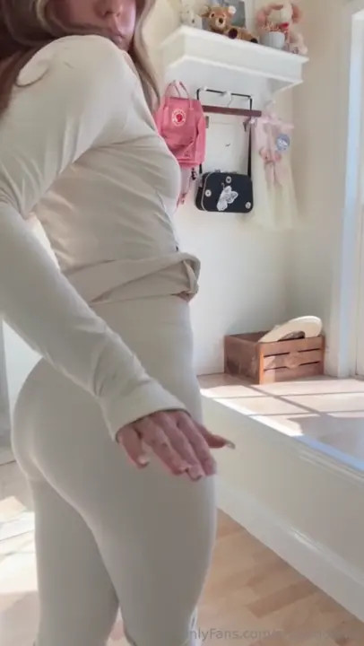 Piper Rockelle Teases And Lotions Up Her Body