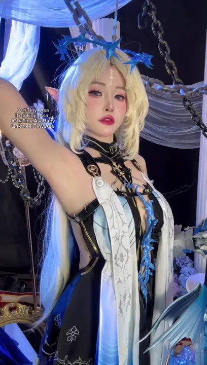 Tiny.Asa Cosplays Fleurdelys With Fake Cum