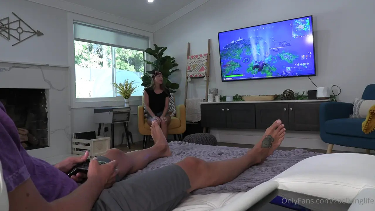 Abigail Mac Fucks Her BF While He Is Gaming