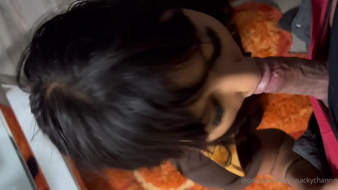 Delivery Girl SnaxyChan Blows A Cock