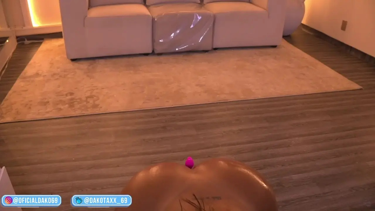 Dakota Leex's Lusty Solo Session Live On Stream