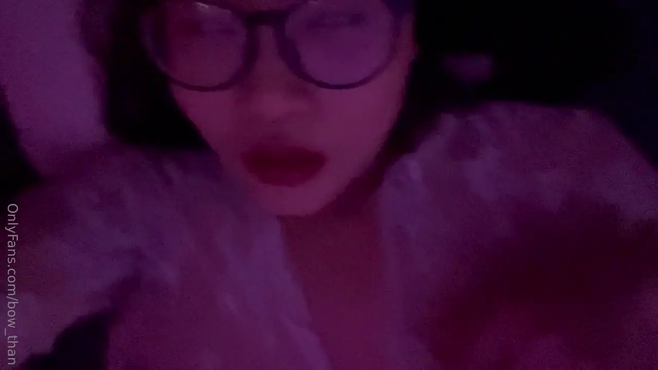 Bow_Than Rubs Her Cunt In Her Bed
