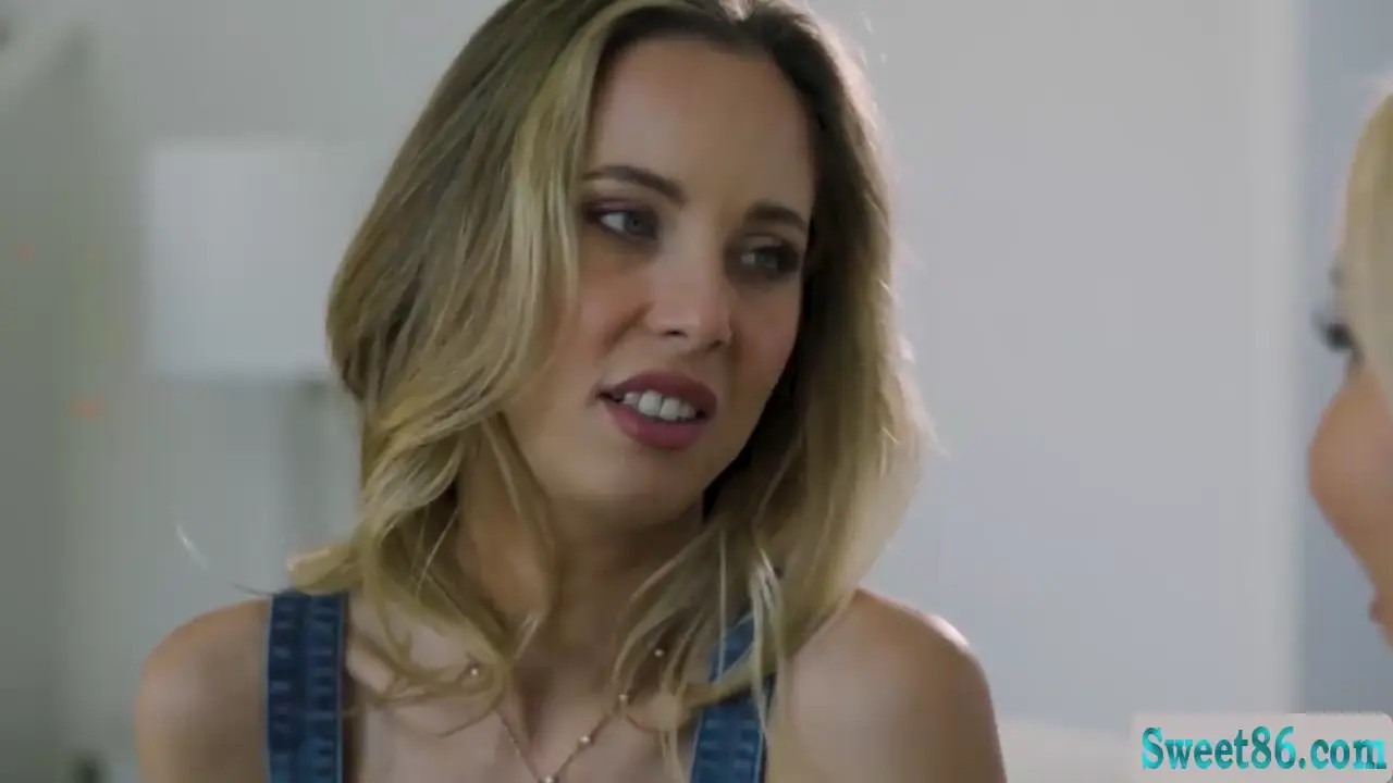 Aaliyah Love Pleasures Millie Morgan’s Pussy