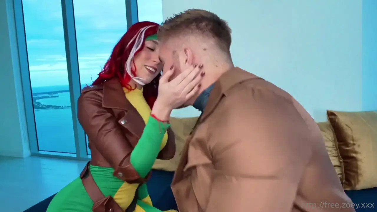 Zoey Di Giacomo Fucks With Superhero
