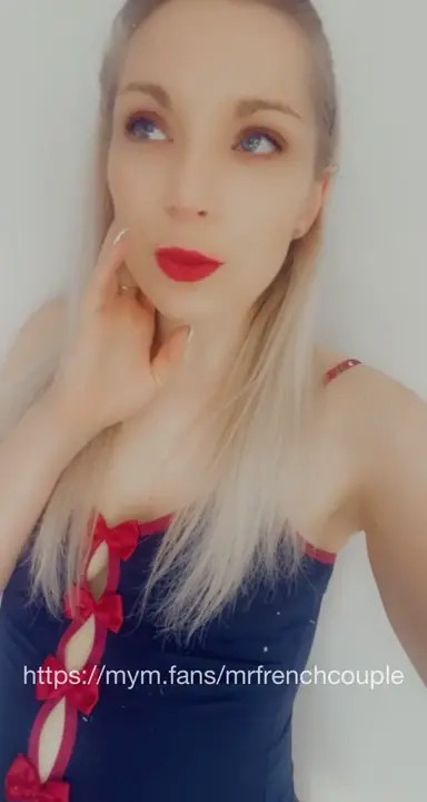 Bunny Marine Rossi Squirts In The Backyard - ePornLeak