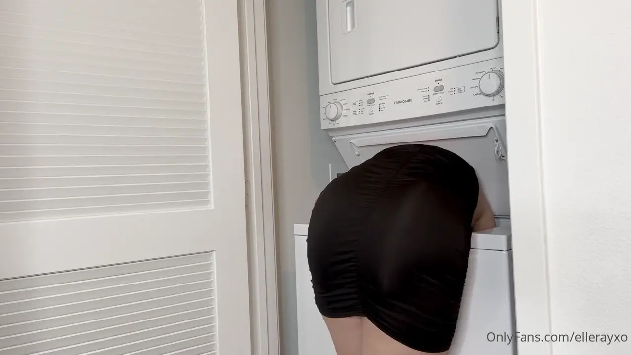 Ellerayxo Gets Plowed In The Laundry Room