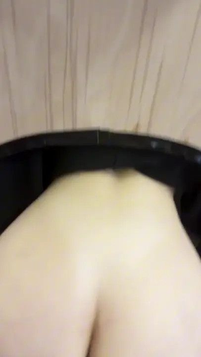 Elva Snaps Receives Creampie In A Glory Hole
