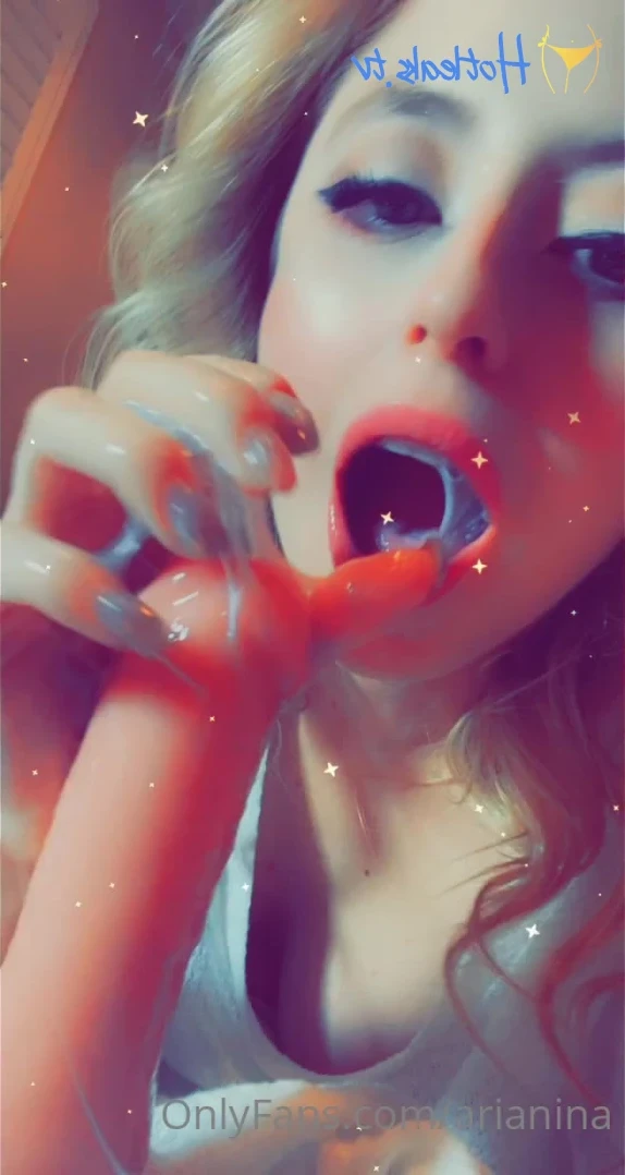 AriaNina - Selfies from yesterday’s shoot 😉 before and in between - ePornLeak