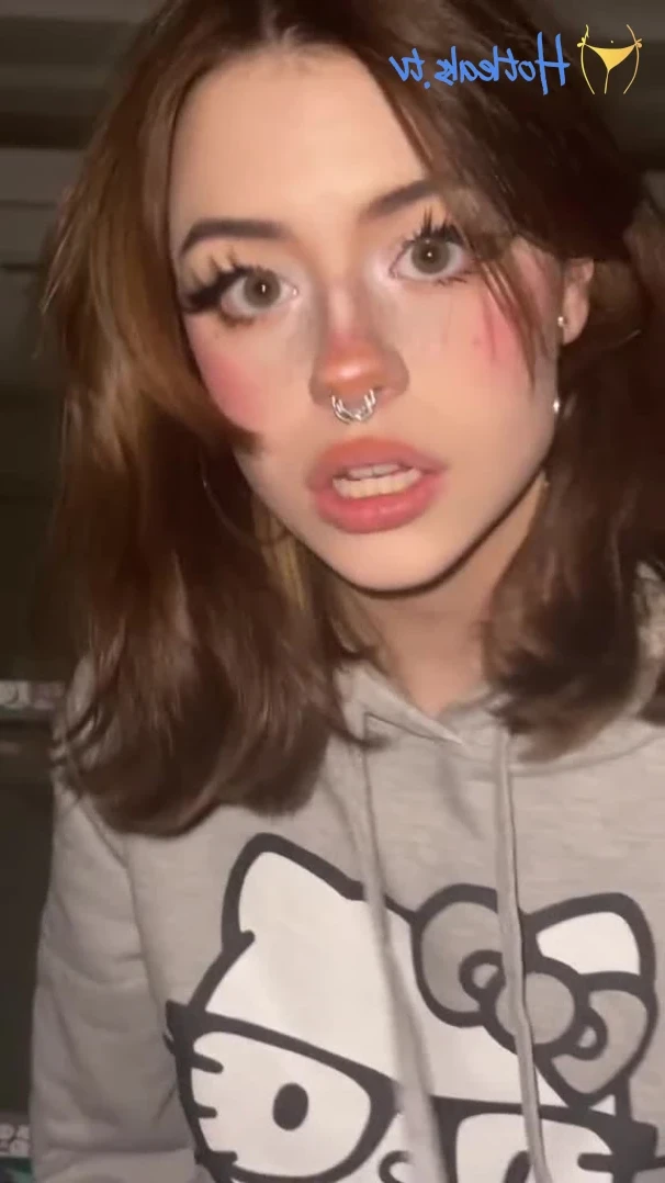 hannah <3 [ hannahowo ] - Ready for the kink club.