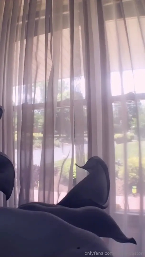 Thenoelleeaston OnlyFans Leaked Nude Video #291884