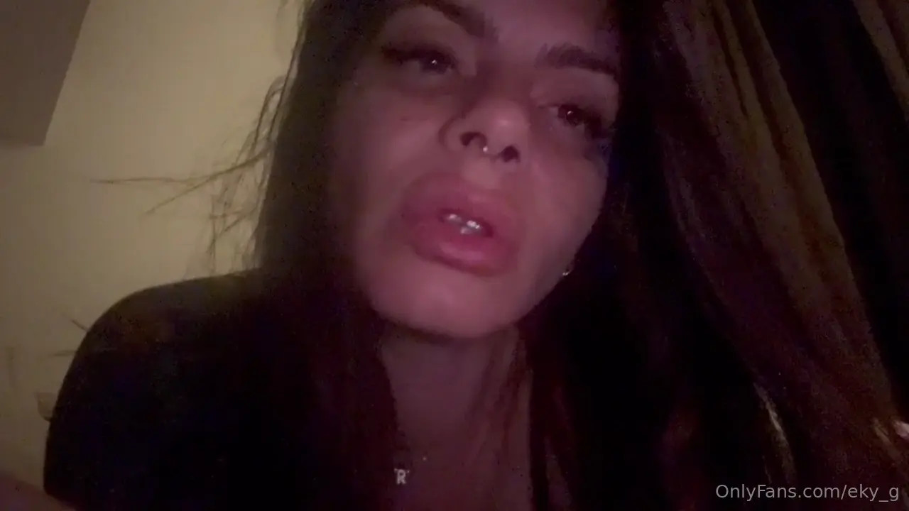 A Little Bedtime Action With A Massive Dildo