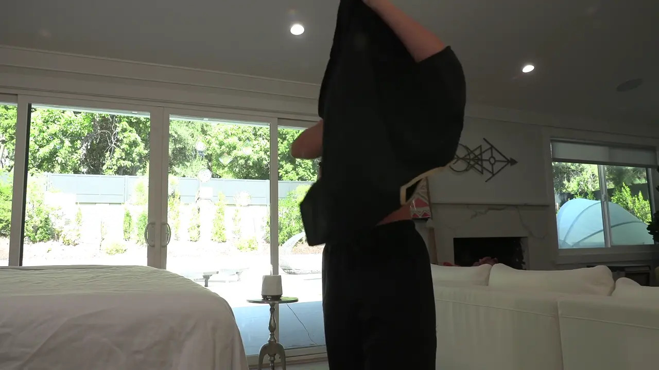 Masseuse Rubs Her Body And Ends In Lesbian Fuck