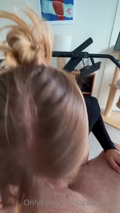 Peachypam Blowjob Ends With A Facial