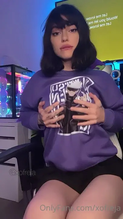 Xo Freja Goons On Her Gaming Chair - ePornLeak