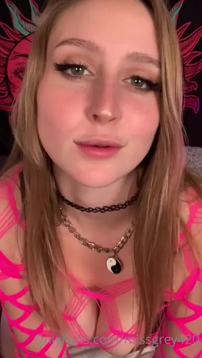 Laney Grey Fucks Herself with a Dildo