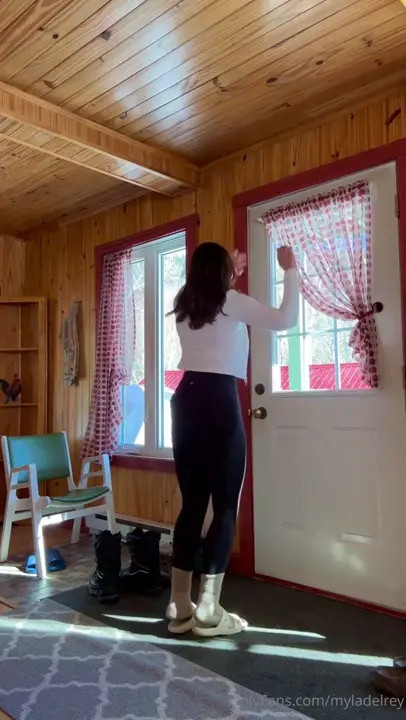 Myladelrey Gets Fucked And Filled On The Table - ePornLeak