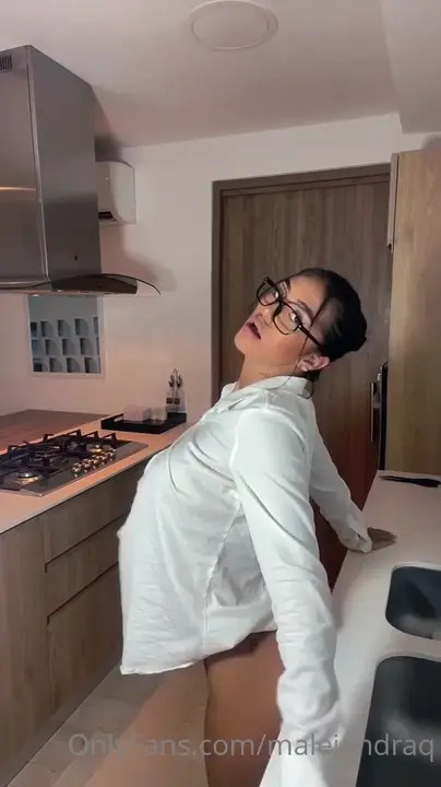 Maria Alejandra Quintero Fingers Her Asshole