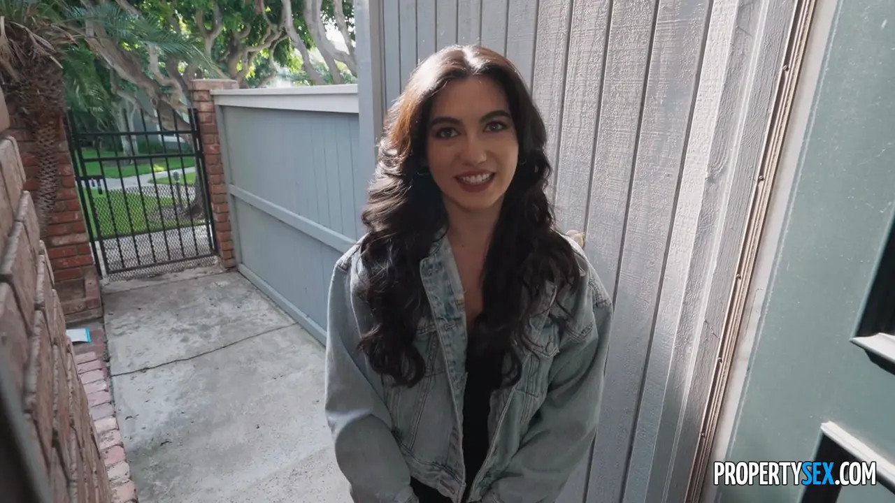 Megan Mistakes Gets Screwed And Creampied - ePornLeak