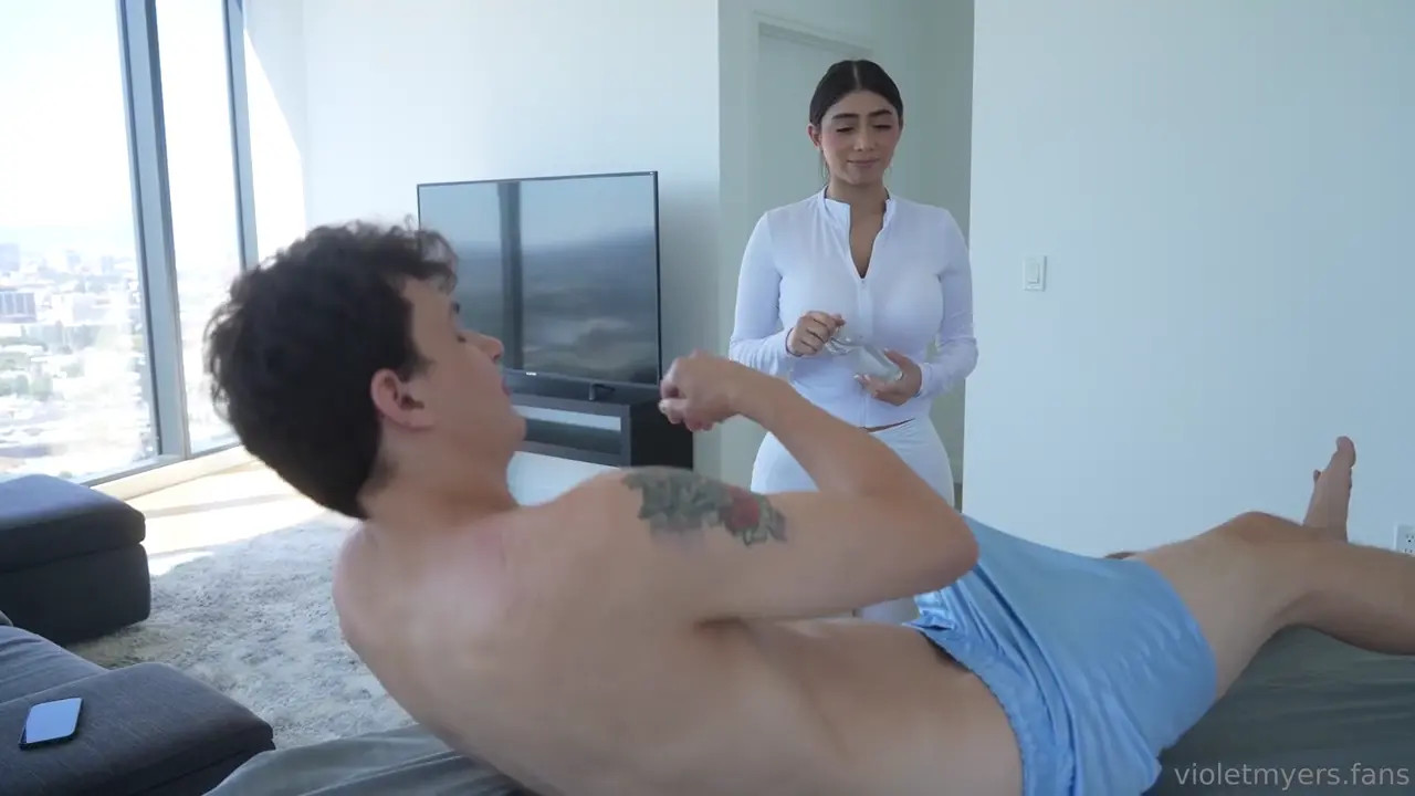 Masseuse Violet Myers Gets Fucked By Customer