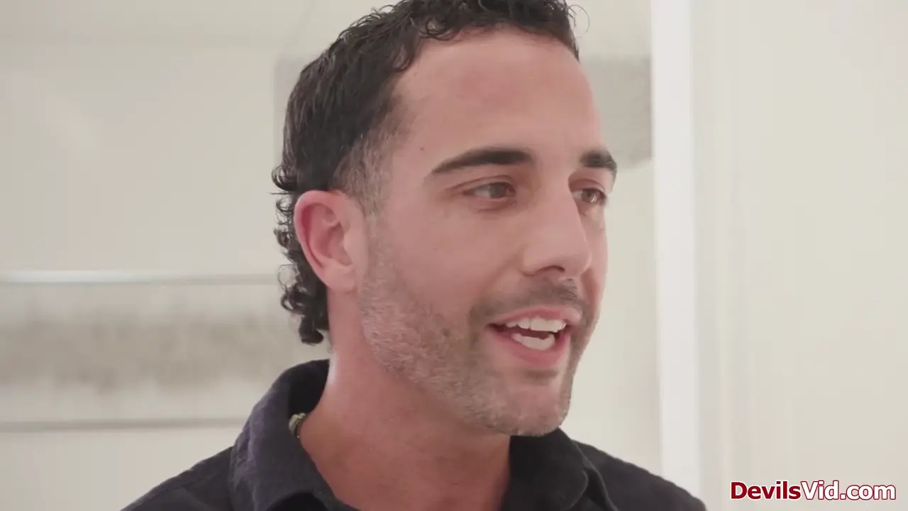 Diana Grace Fucks Tessa Thomas With A Strap-On In A Threesome - ePornLeak