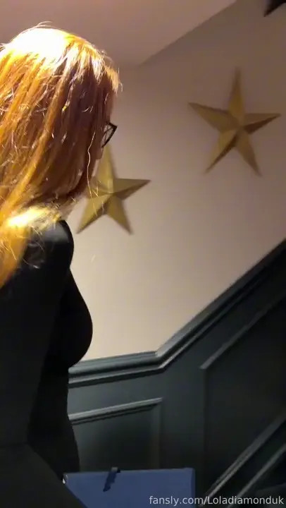 Real Estate Agent LolaDiamondUK Railed In Ripped Stockings - ePornLeak