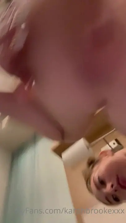 Karah Brooke Seducing Naked - ePornLeak