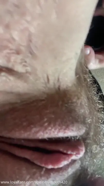 Spitinmymouth420 Opening Her Juicy Vagina - ePornLeak