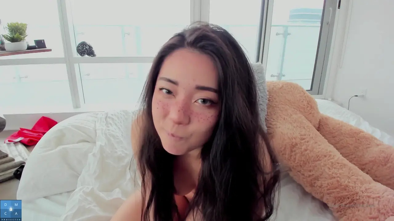 Kiruko Nawa Masturbating