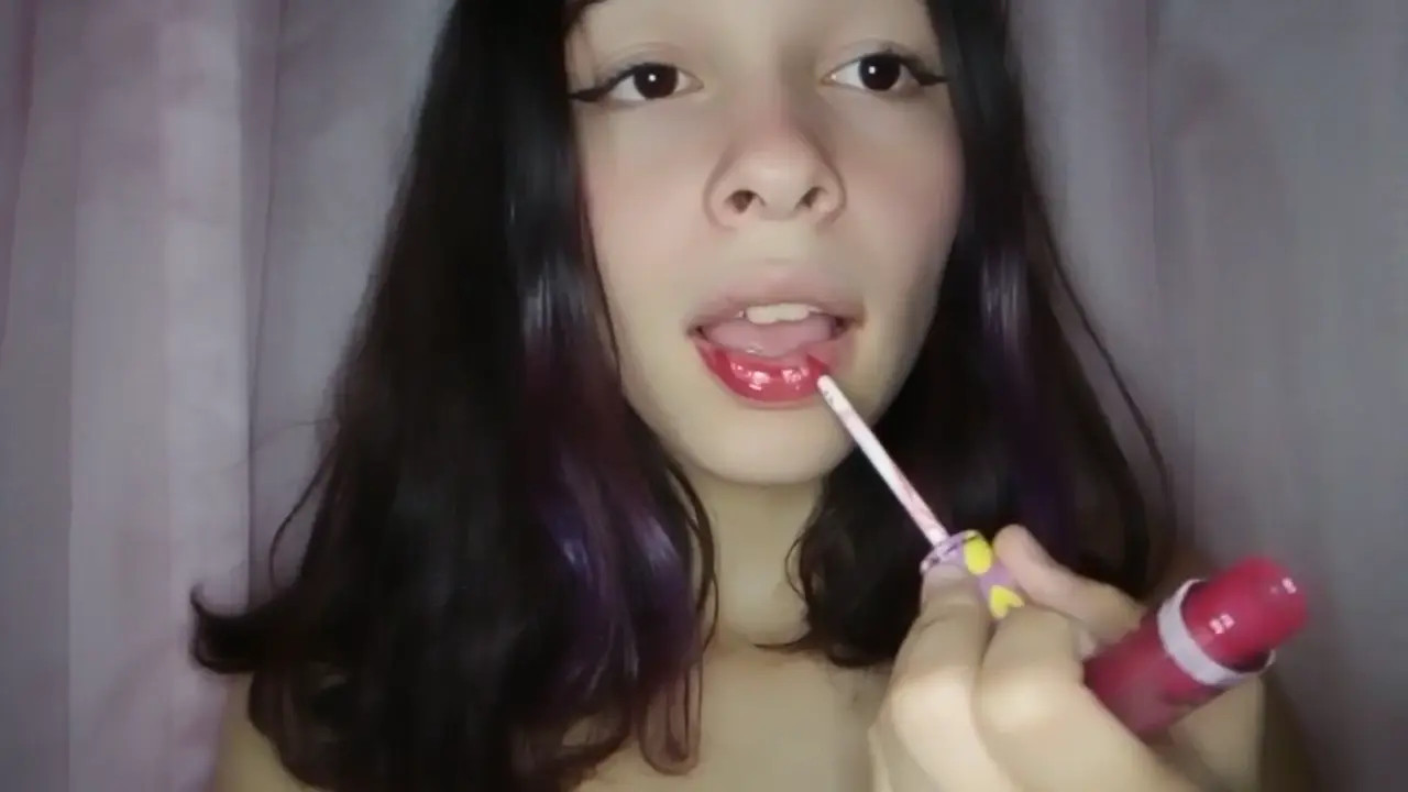 Yandezinha Inserts A Random Object