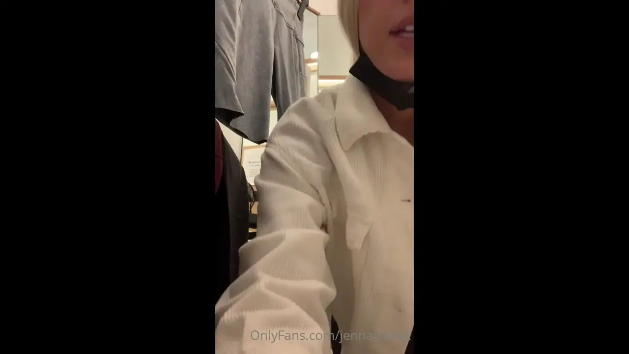 Jenna Lee Shows Her Ass At Work