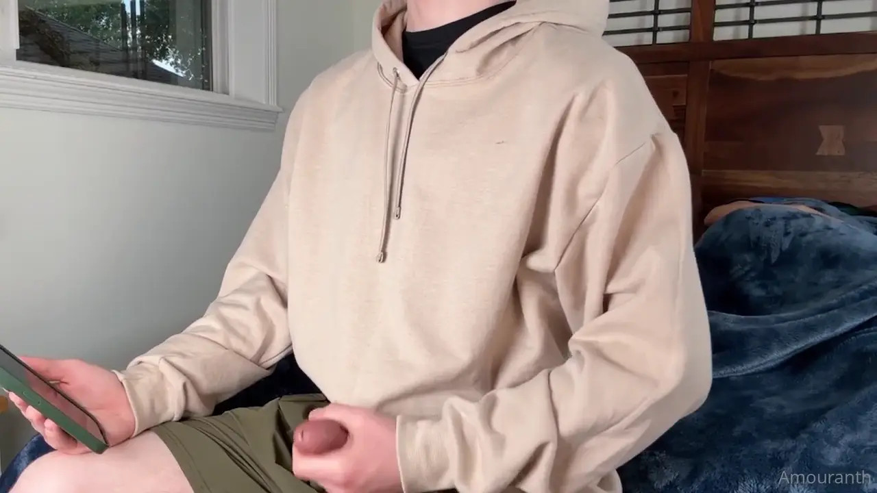 A Guy Fucks Amouranth Right Next To His Sleeping Girlfriend