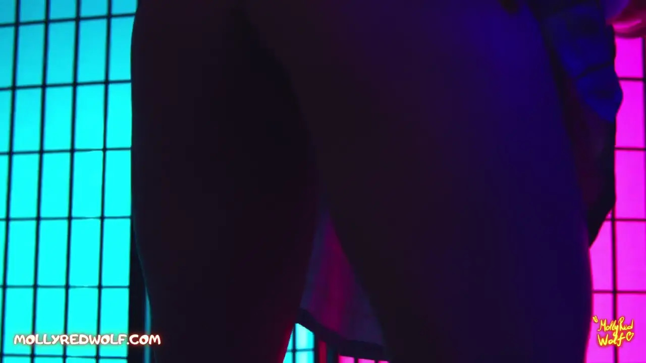 Schoolgirl MollyRedWolf Thanks Her Tailor By Riding Him Raw