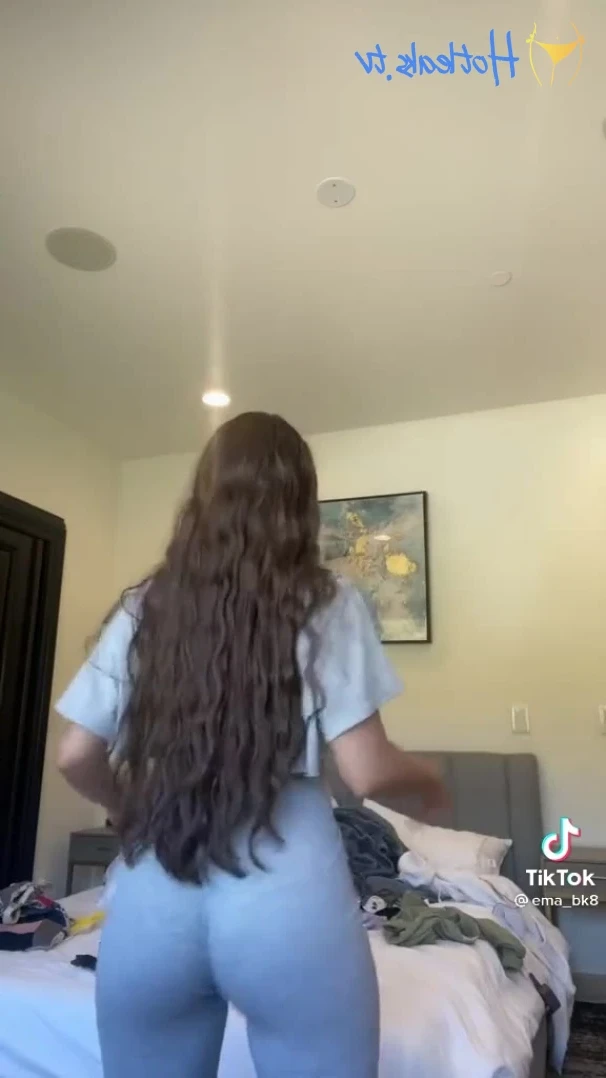 Emarr B [ emarrb ] - wanna run your fingers through it?