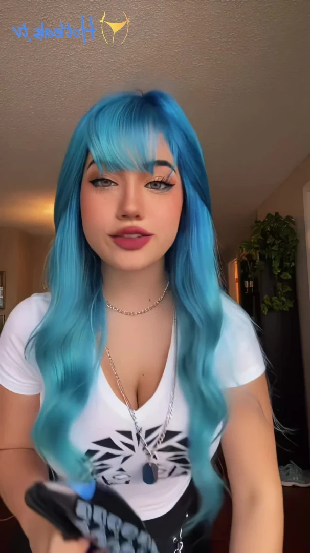 Eliza Ibarra [ elizaibarra ] - poking my belly with a pen as it goes up and down while laying on my - ePornLeak