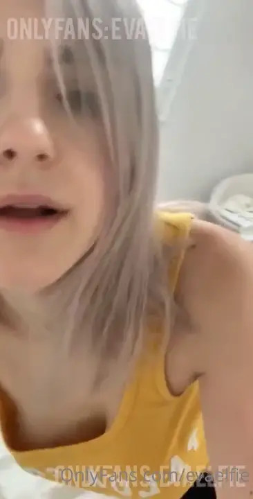 Brunette Perfection Eva Elfie Fingers Her Sweet Pussy