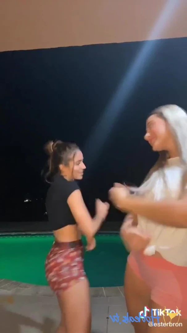 Emarr B [ emarrb ] - 𝐓𝐡𝐢𝐬 𝐬𝐥𝐮𝐭 𝐧𝐞𝐞𝐝𝐬 𝐚𝐥𝐥 - ePornLeak