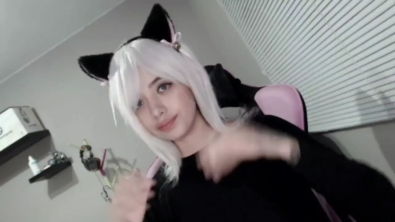 Sherryshen Masturbating In Her Chair