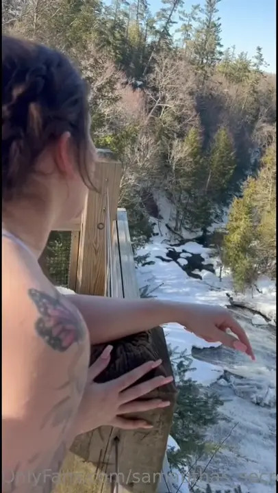 Samanthas Secretxo Outdoor Blowjob